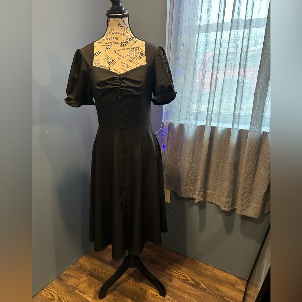 NWT Stunning Black Dress with Sweetheart Neckline! 🖤